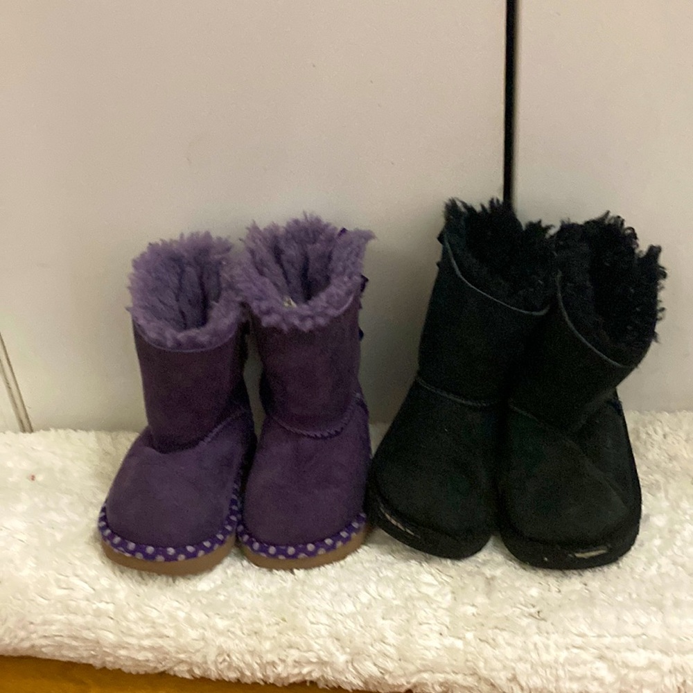 2 for the price of 1. UGG AUSTRALIA MINI BAILEY BOW 11 GIRL BOOTS Toddler size 6